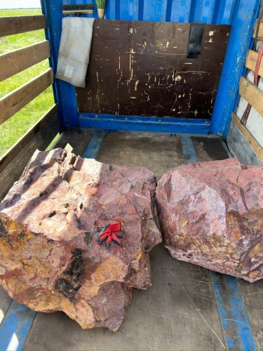 Ландшафтные глыбы красно-фиолетовые 200-1000 килограмм купить в Чусовом