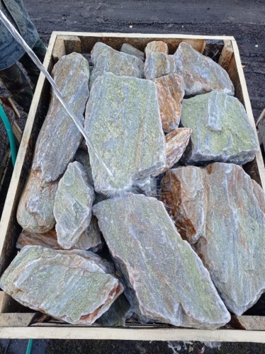 Златолит жёлтый, жёлто-зелёный глыбки и валуны для ланшафтного дизайна купить в Чусовом