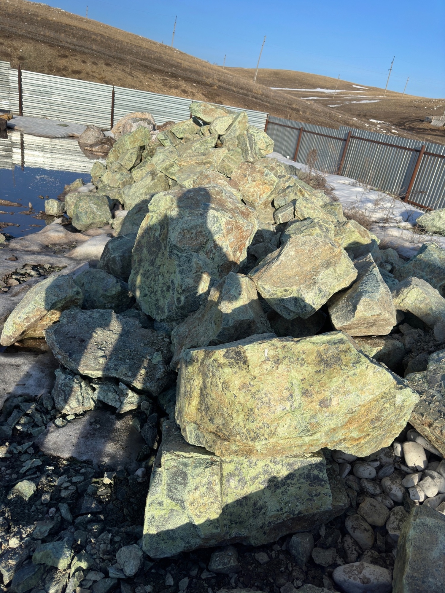 Камни для ландшафтного дизайна зелёные 10-60 килограмм купить в Чусовом