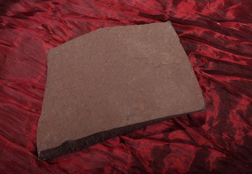 Плитняк лемезит бордовый для цоколя 1,5-2 см купить в Чусовом