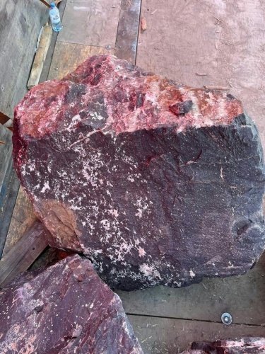 Камни для ландшафтного дизайна красно-фиолетовые 10-60 килограмм купить в Чусовом