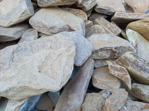 Златолит жёлтый, жёлто-зелёный глыбки и валуны для ланшафтного дизайна купить в Чусовом