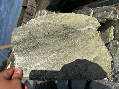 Плитняк златолит зелёный для цоколя, отмостки купить в Чусовом