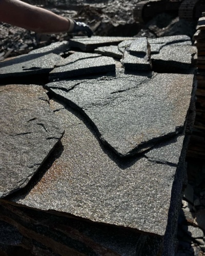 Плитняк златолит серебристый для фасада купить в Чусовом