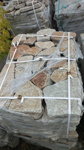 Плитняк галтованный гранитный для ландшафтного дизайна купить в Чусовом