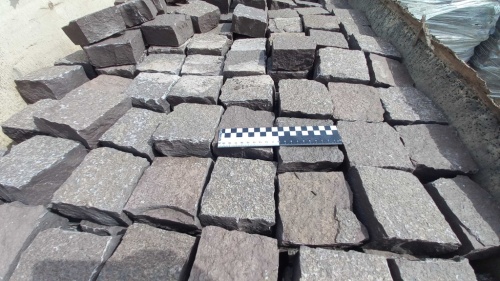 Лемезит колотая брусчатка 10 * 10 см. для парковки купить в Чусовом